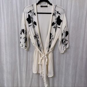 By Together Sheer Cardigan/Kimono embroidered